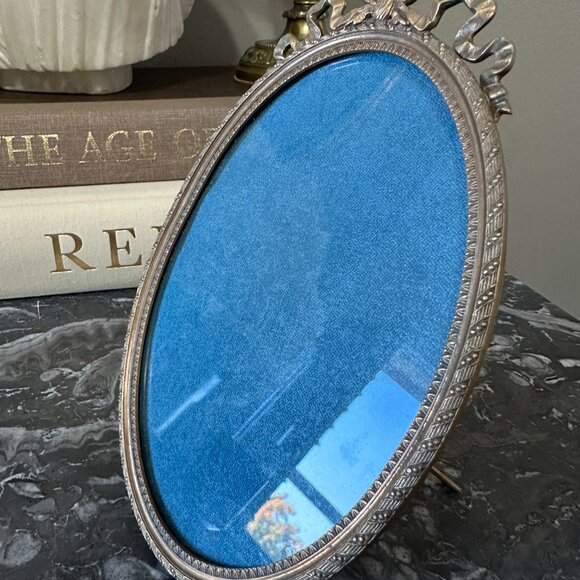 Antique (19th Century) French Bronze Oval Frame - Picture 8 of 9